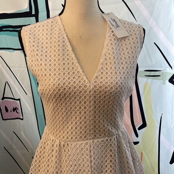 Sandro , sleeveless v neck , back zip closure new with tag - Picture 2 of 6